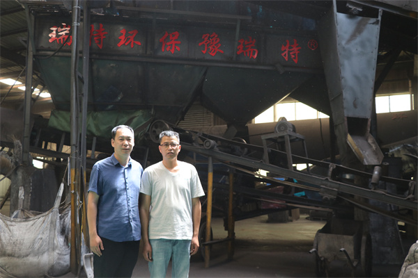 河南瑞特環(huán)?；卦L衛(wèi)輝地區(qū)有機(jī)肥生產(chǎn)線(xiàn)設(shè)備用戶(hù)